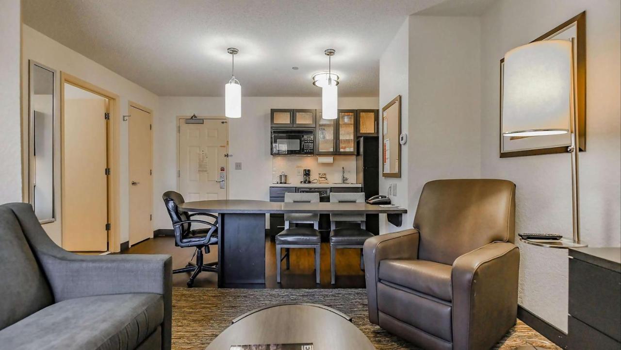 Sonesta Simply Suites Oklahoma City Airport Esterno foto