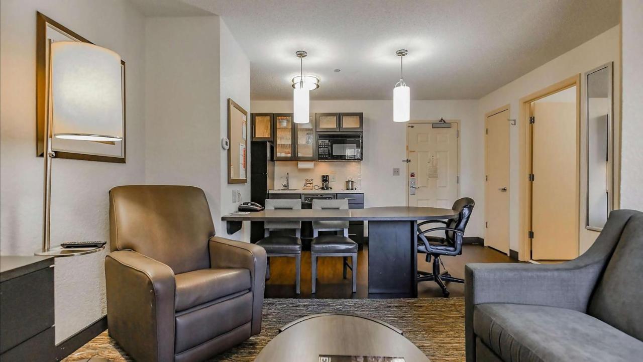 Sonesta Simply Suites Oklahoma City Airport Esterno foto