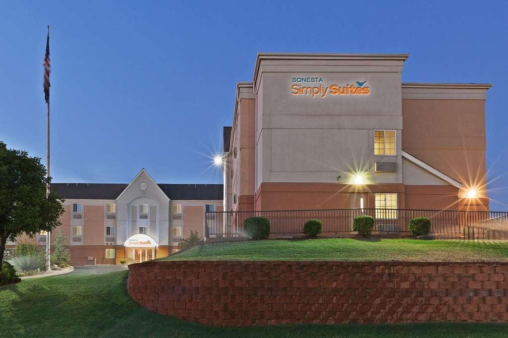 Sonesta Simply Suites Oklahoma City Airport Esterno foto